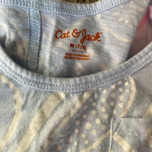 Bundle of 9 size medium (7/8) tanks. Various brands. - Picture 3 of 14